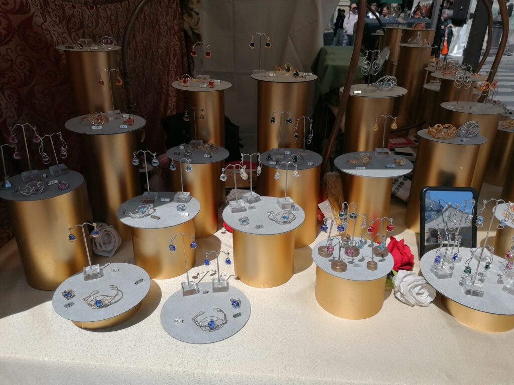 1c9e0327-3e1e-40d9-832f-2da638319699